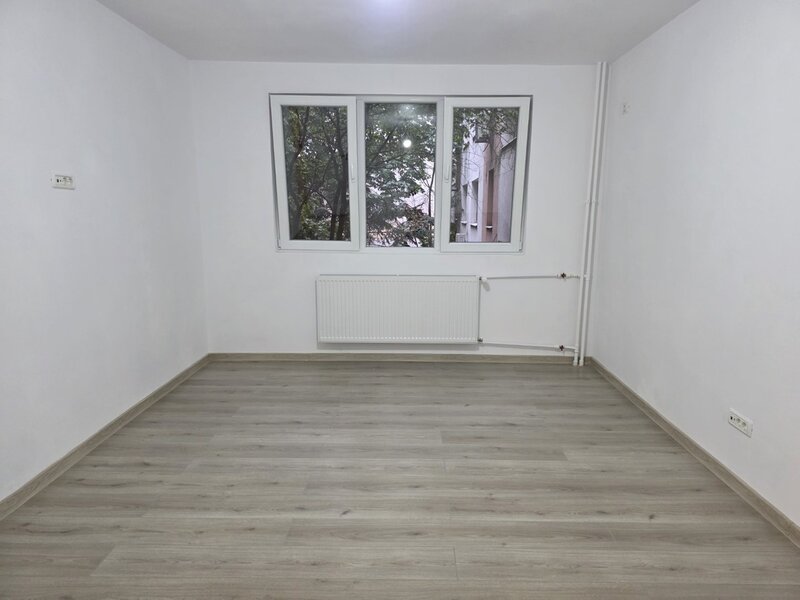 Basarabia, 5 minute metrou Costin Georgian pe Intrarea Muncii nr. 2 renovat