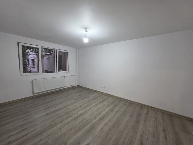 Basarabia, 5 minute metrou Costin Georgian pe Intrarea Muncii nr. 2 renovat
